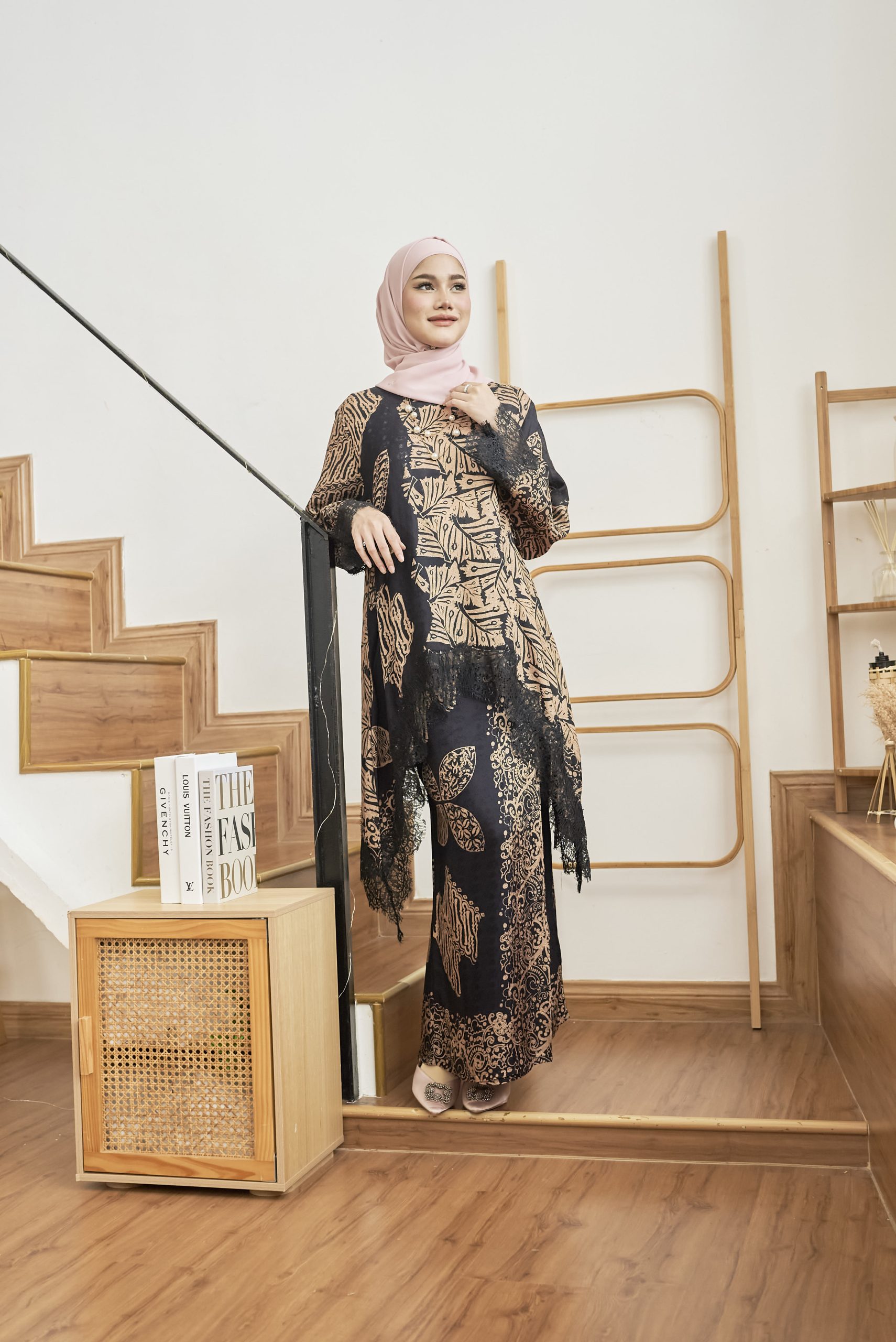 Helena - Black - Fia Exclusive