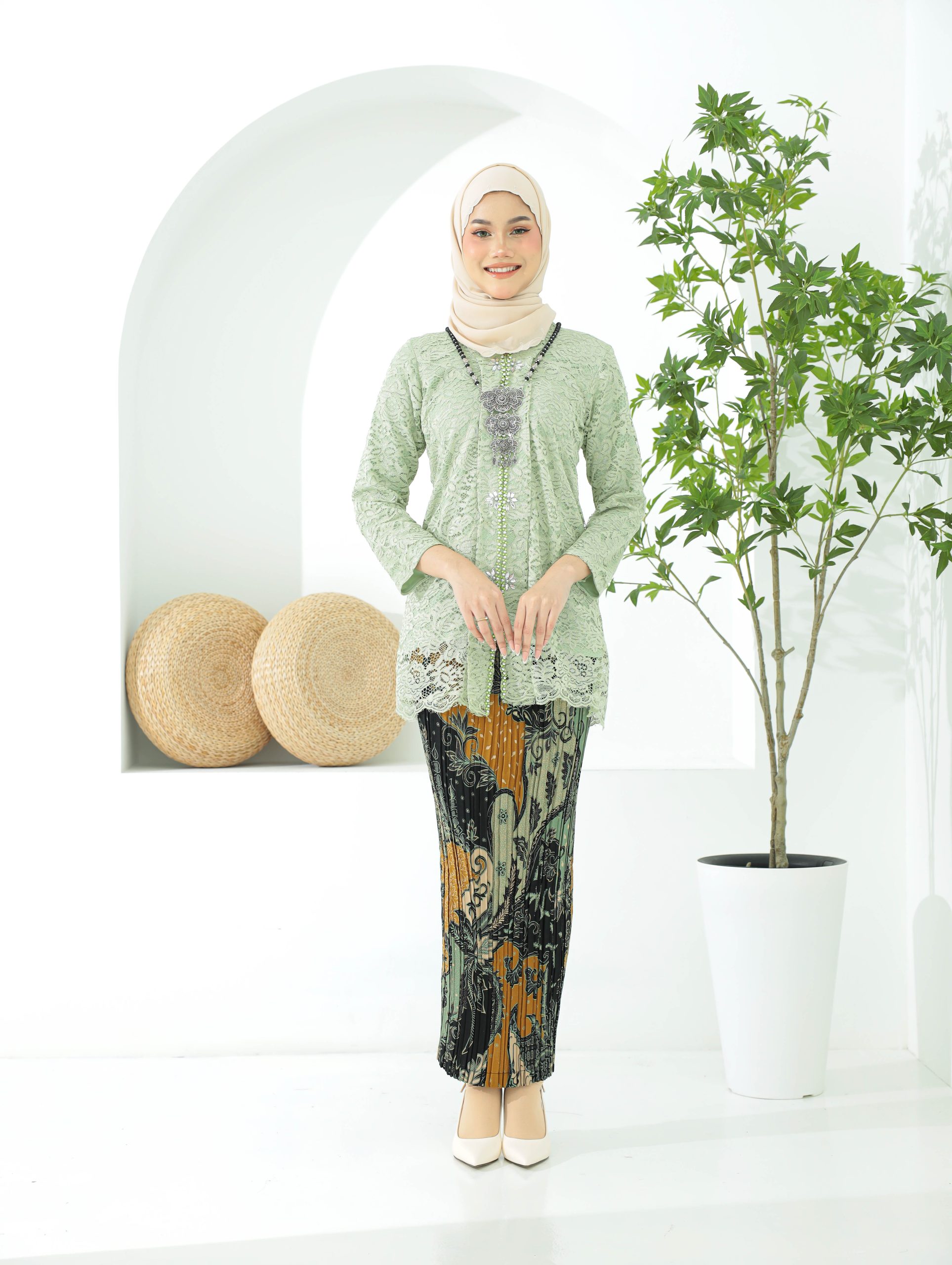 Sahira Kaia Hoops in Green